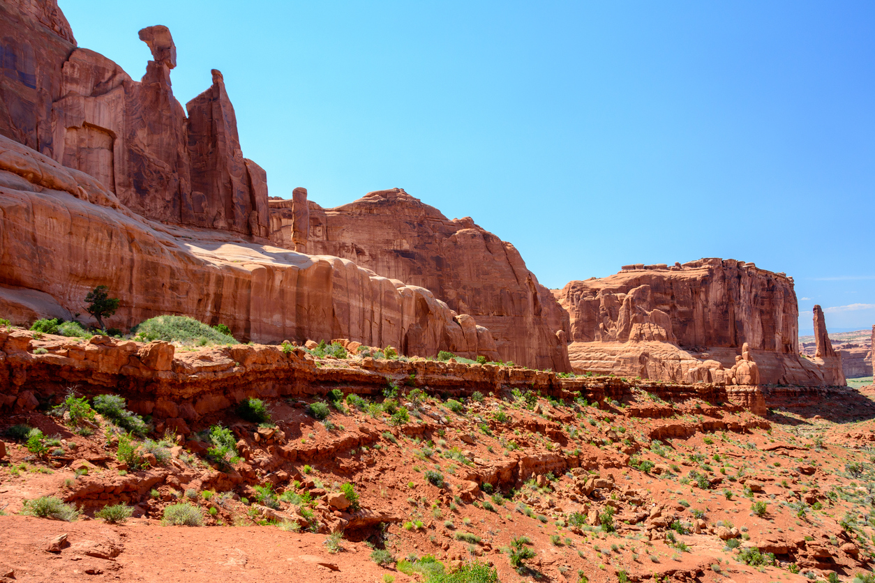 The-Park-Avenue-Trail-in-Arches-National-Park.-Utah-916841624_1258x838 (1).jpeg