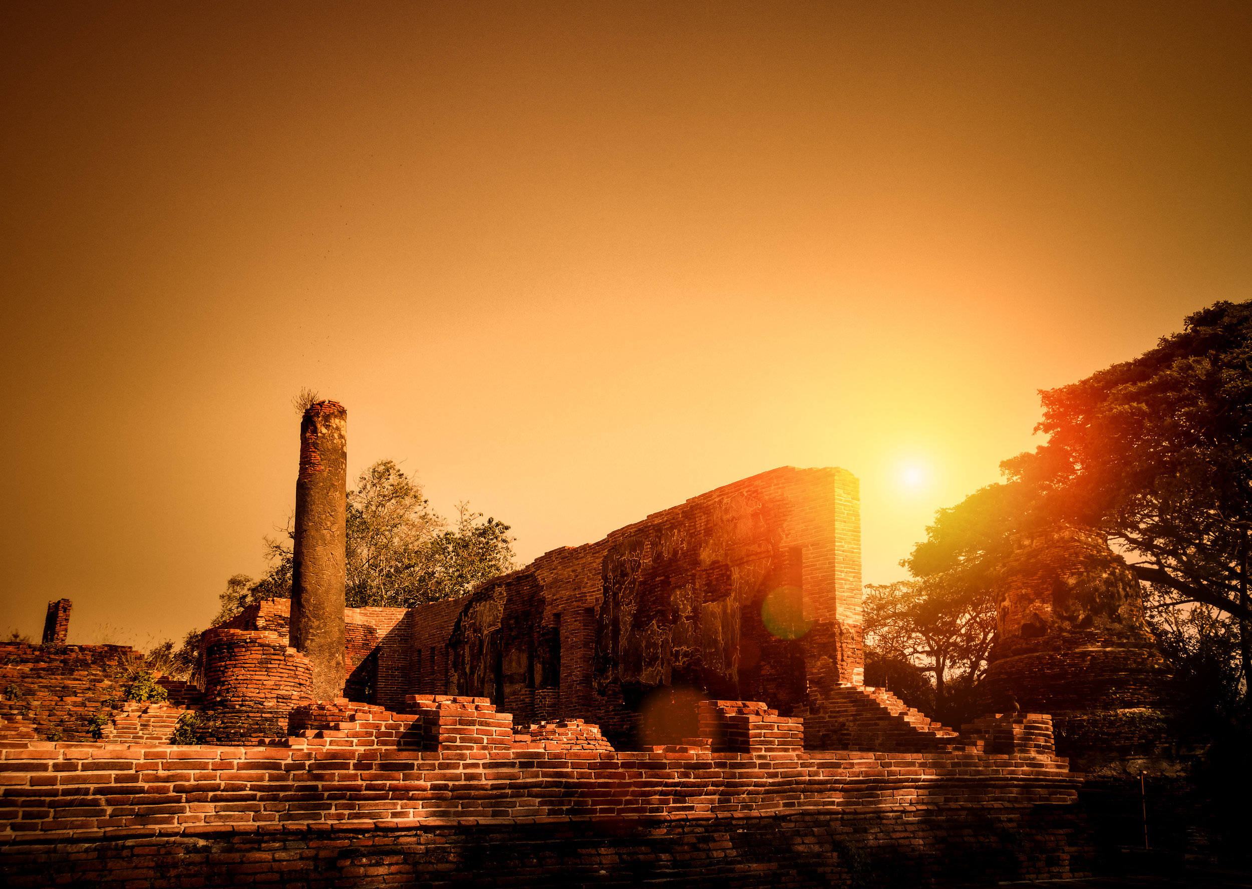 The-beautiful-wat-Phra-Sri-Sanphet,which-a-famous-tourist-destination,-This-is-an-important-ancient-city-and-historical-place-of-Ayutthaya,-thailand-910824122_3863x2744.jpeg