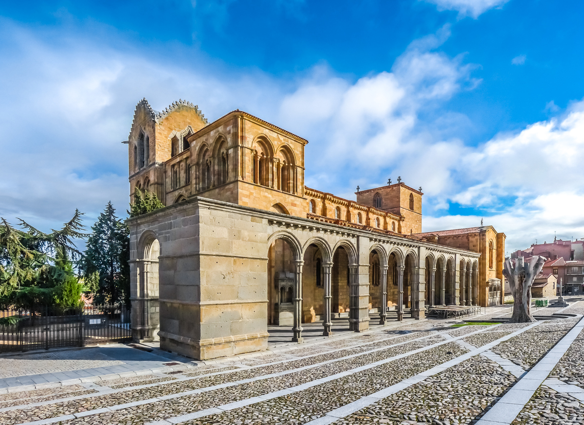 Beautiful-Basilica-de-San-Vicente,-Avila,-Castilla-y-Leon,-Spain-488873212_1203x876.jpeg
