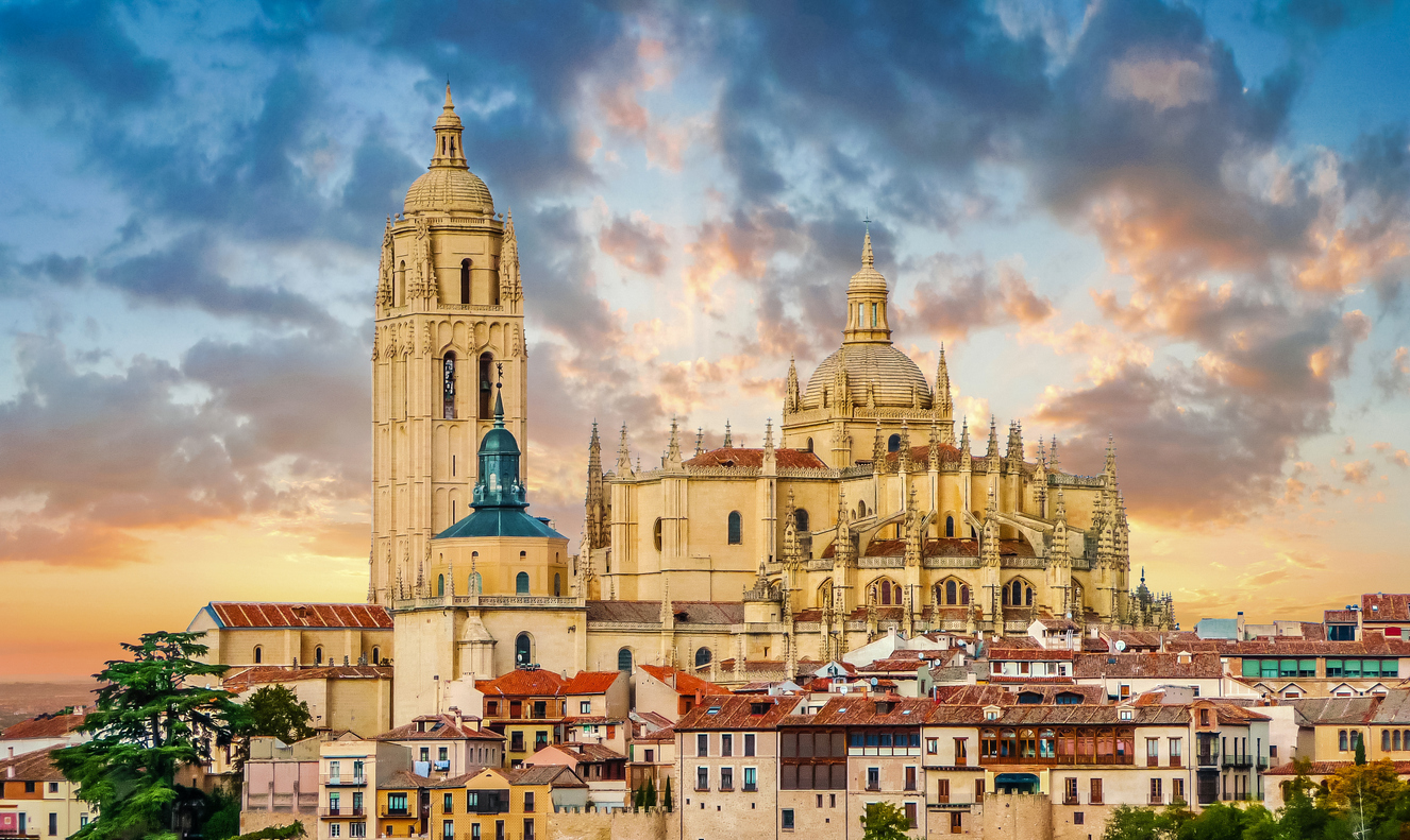 Catedral-de-Santa-Maria-de-Segovia,-Castilla-y-Leon,-Spain-513548840_1328x792.jpeg