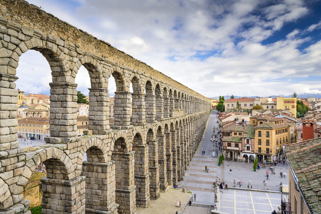 Segovia,-Spain-Aqueduct-525149143_1258x838.jpeg