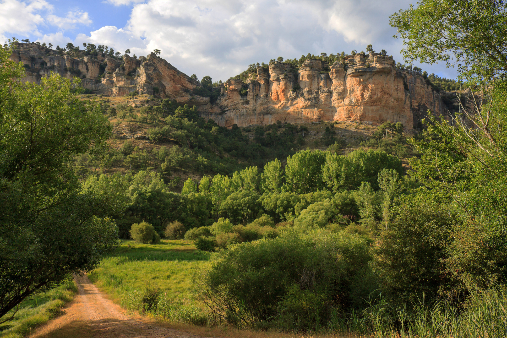 Cliffs-in-Serrania-de-Cuenca-at-sunset-598136236_2125x1417.jpeg