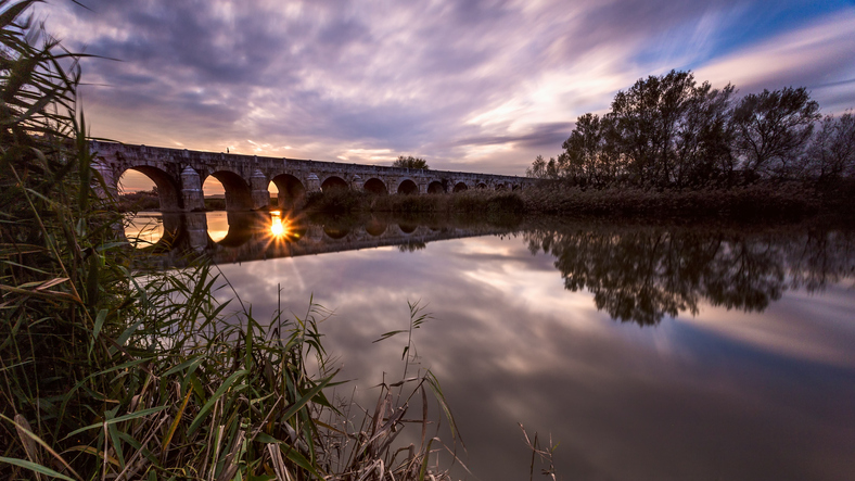 Longest-bridge-in-Aranjuez.-Spain-527786445_792x445.jpeg