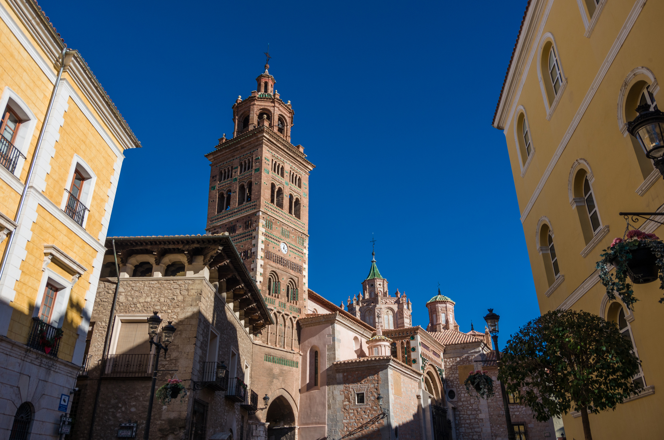 Mudejar-Cathedral-of-Santa-Maria-de-Mediavilla-(13th-century),-Teruel.-Aragon,-Spain-675804020_2131x1411.jpeg