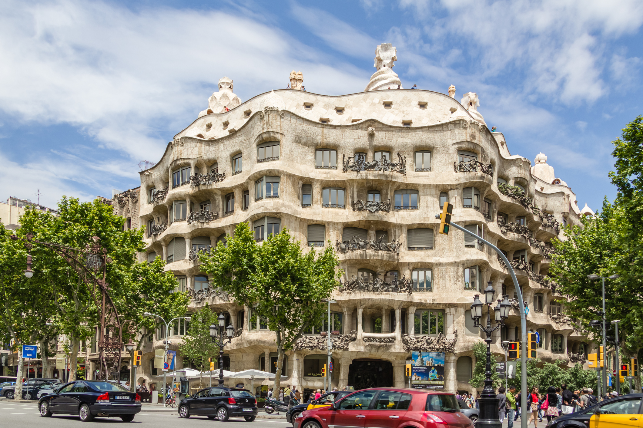 View-of-Casa-Mila-or-La-Pedrera,-in-Barcelona-483657959_2124x1416.jpeg