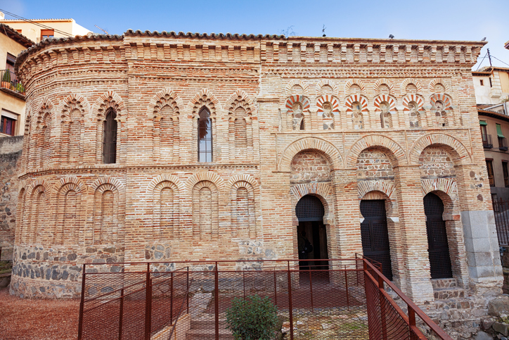Mosque-of-Cristo-de-la-Luz-in-Toledo,-Spain.-515434550_727x484.jpeg
