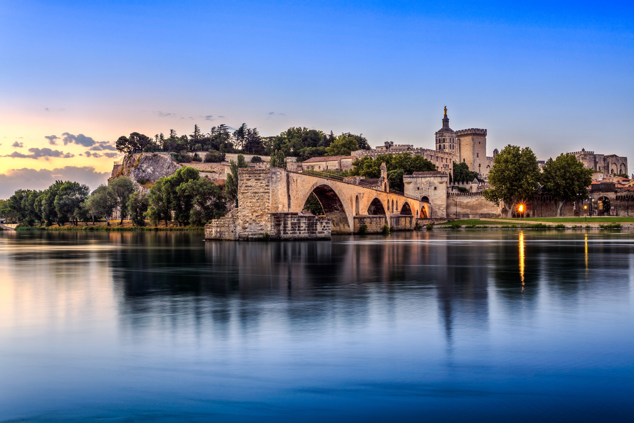 Pont-Saint-Benezet-at-sunrise-505752896_1258x838.jpeg