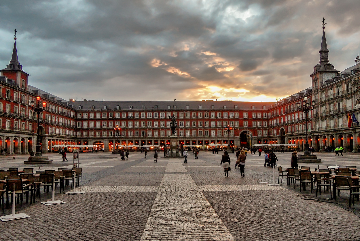 View-of-famous-Plaza-Mayor-in-Madrid,-Spain,-at-dusk.-900423338_1252x840.jpeg