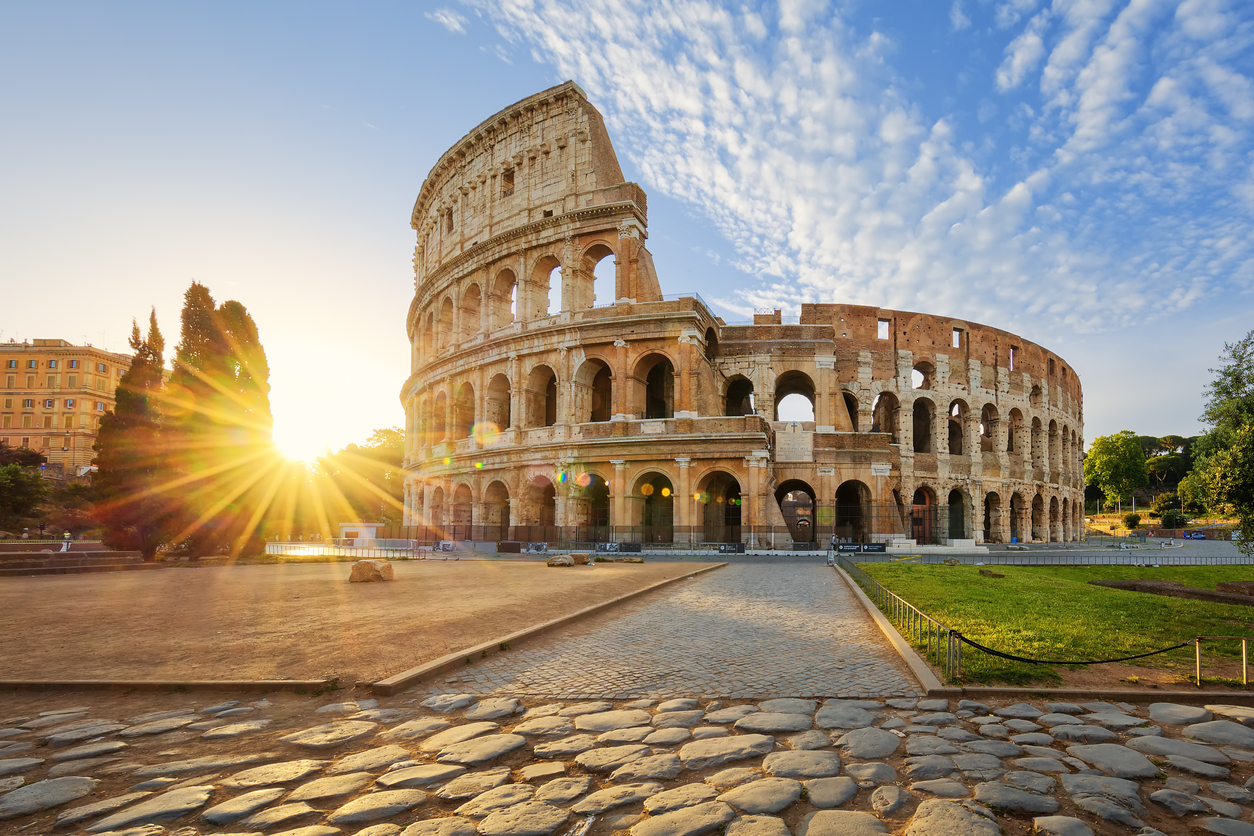 Colosseum-in-Rome-and-morning-sun,-Italy-539115110_1258x839.jpeg