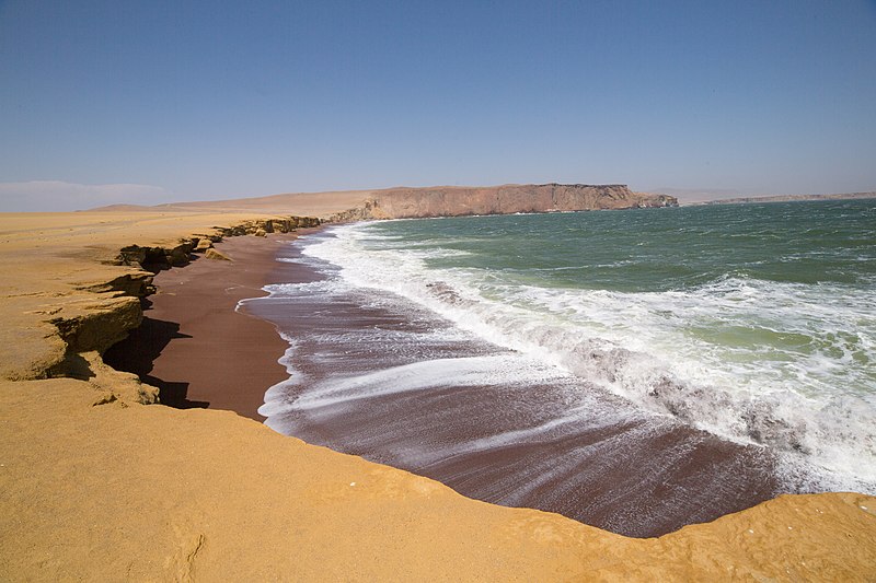800px-The_red_beach_of_Paracas_National_Reserve.jpg
