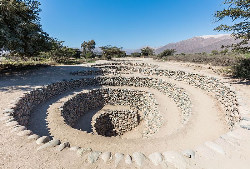 Acueductos_subterráneos_de_Cantalloc,_Nazca,_Perú,_2015-07-29,_DD_09.JPG