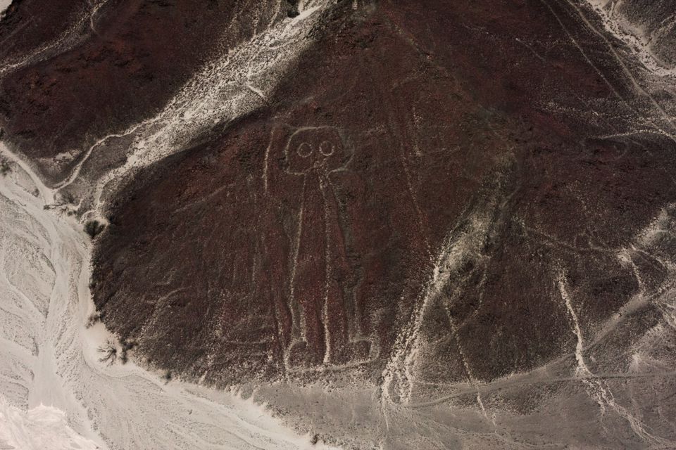 nazca_lines_astronaut_giant-56a10f5b3df78cafdaa8deab.jpg