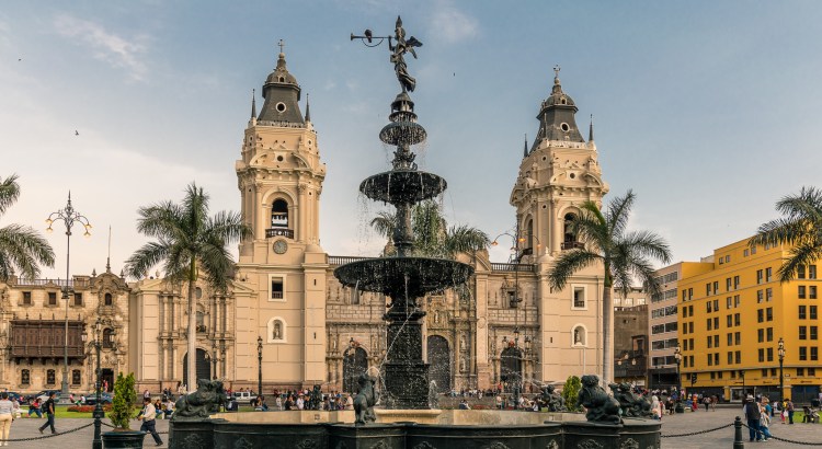 Plaza-de-Arma-Lima20161202.jpg