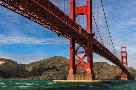 golden_gate_from_water_getty_moment.jpg