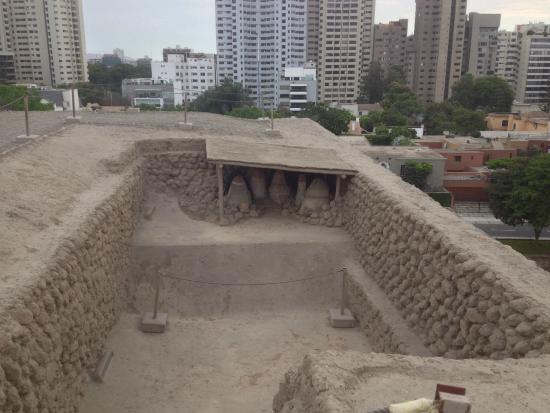 huaca-pucllana.jpg