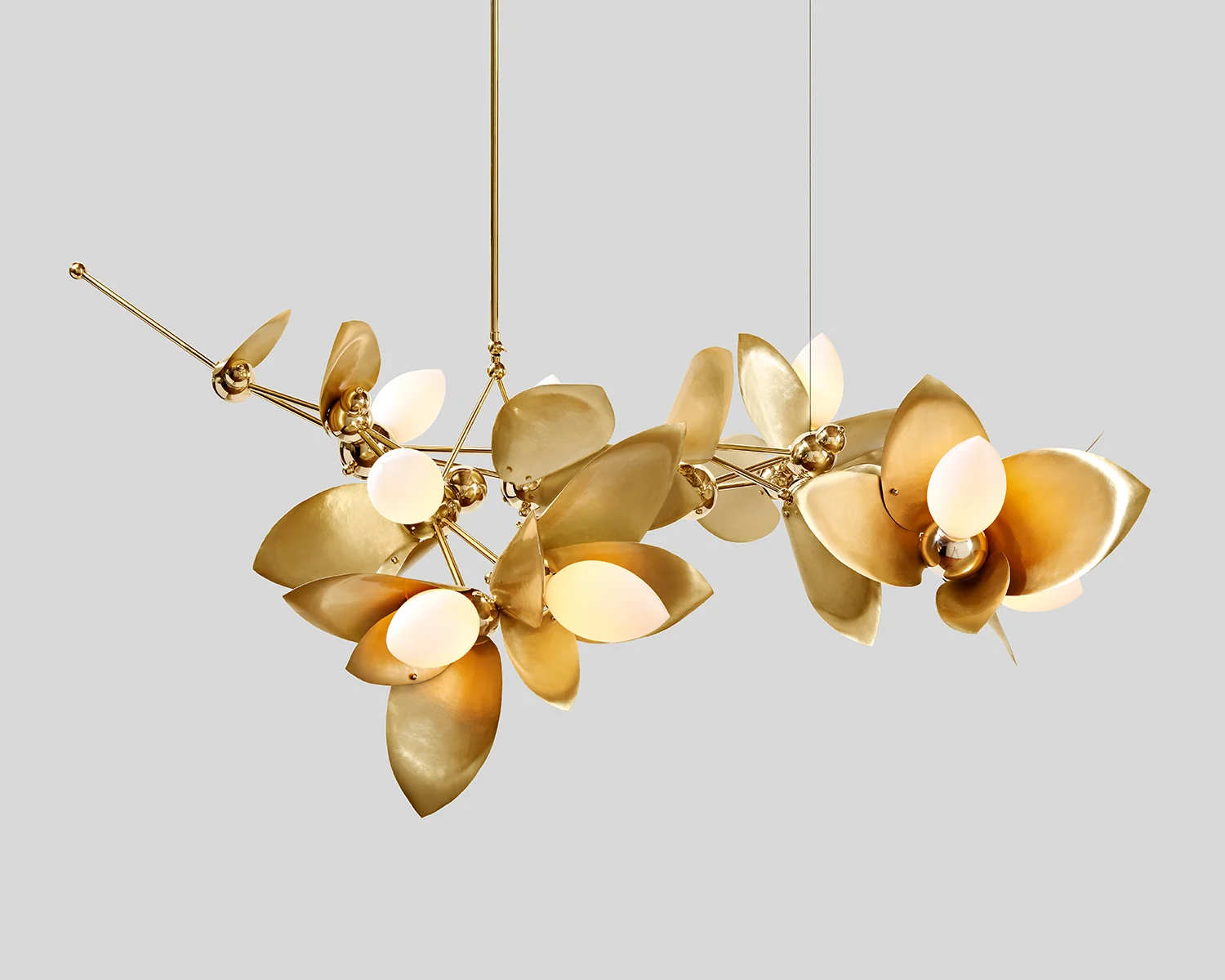 Laurel-Blossom_09-Chandelier_Brass_02.web.jpg