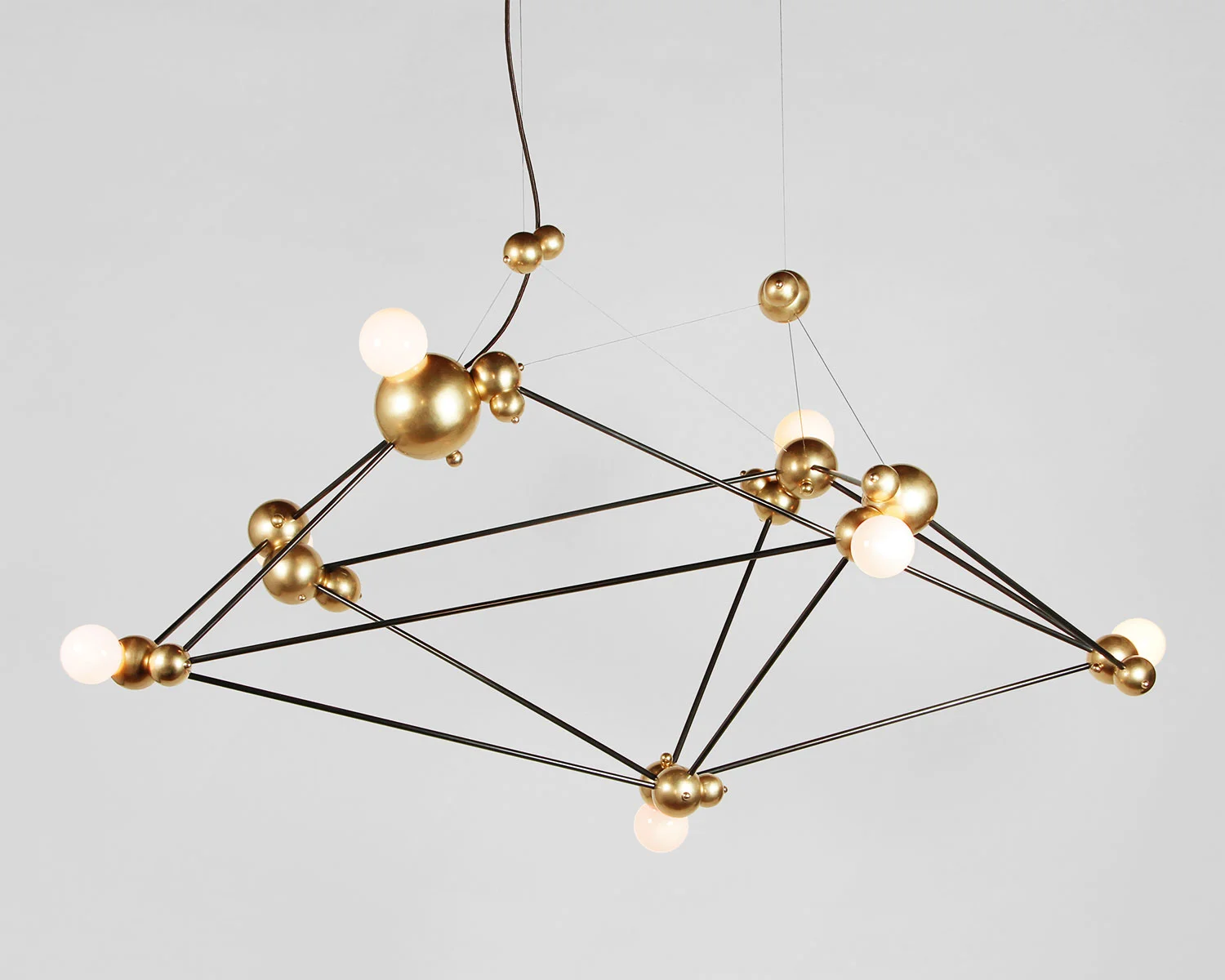 HESSE_07-Chandelier_01.web.jpg