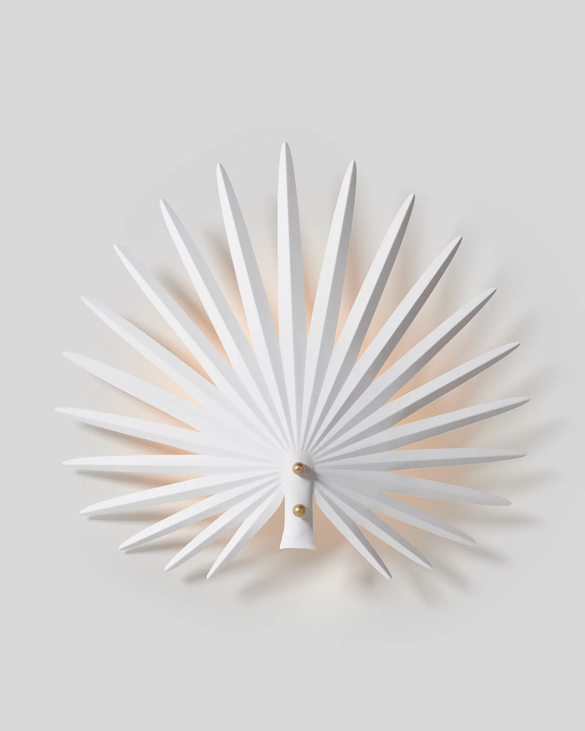 Chalk white / satin brass