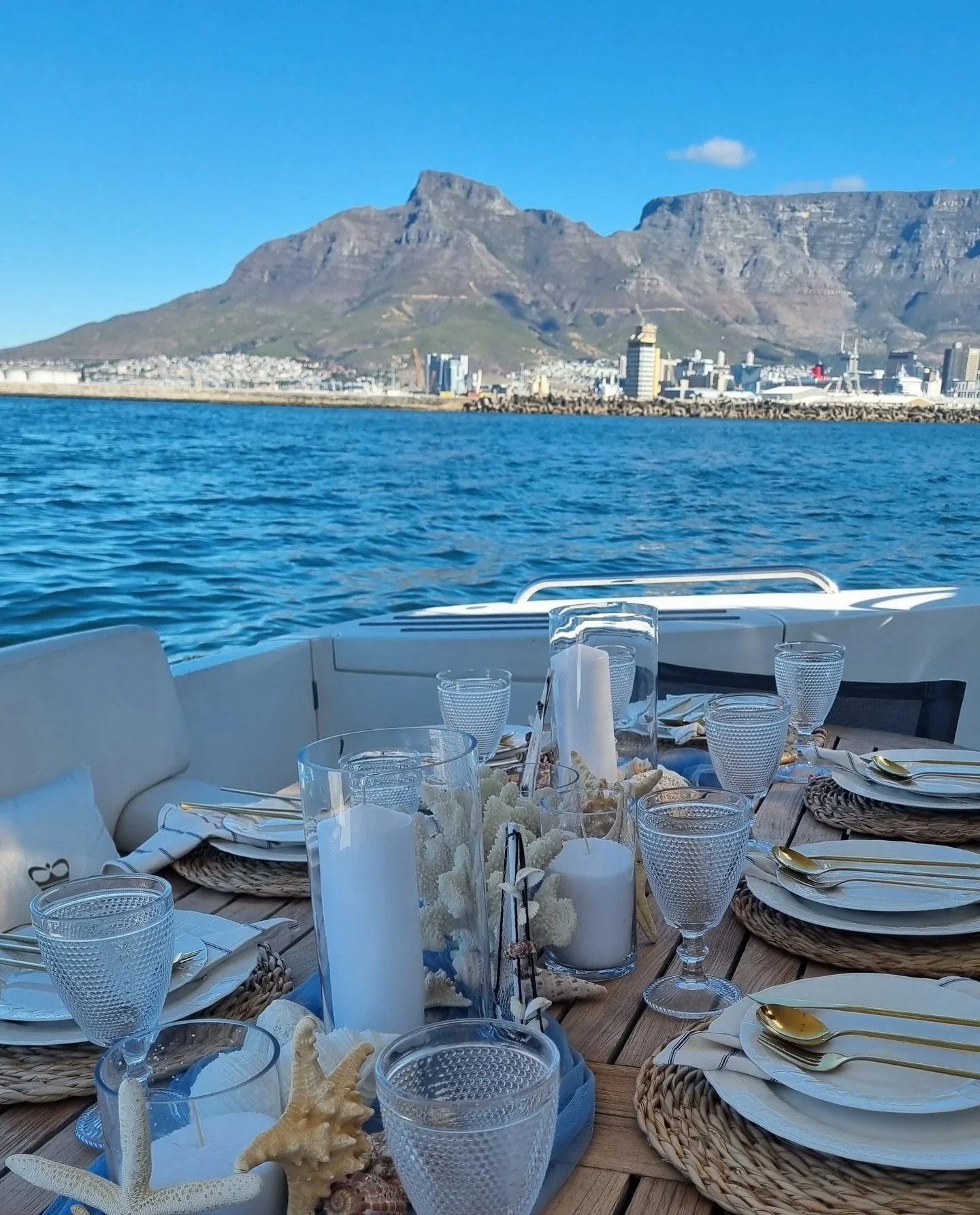 Born to brunch, forced to do it on a yacht 🍸
.
DM us &ldquo;YACHT&rdquo; to book
.
#yachtcharters #capetownyacht #onlyoneyacht #capetownexperiences