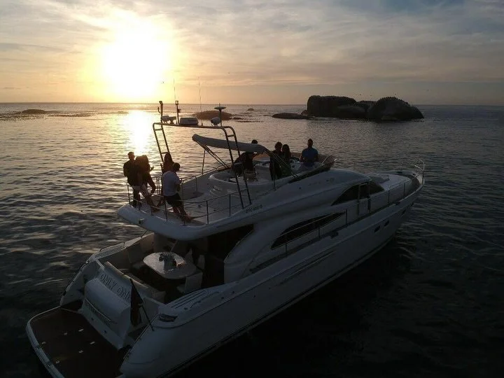 Night time on the water hits different 🌆🌅
A completely different &amp; unique experience - my personal favourite tbh

Rates
1 to 2 nights &ndash; R63,250 / night
3 to 6 nights &ndash; R51,475 / night
7 or more nights &ndash; R43,197 / night

- Incl