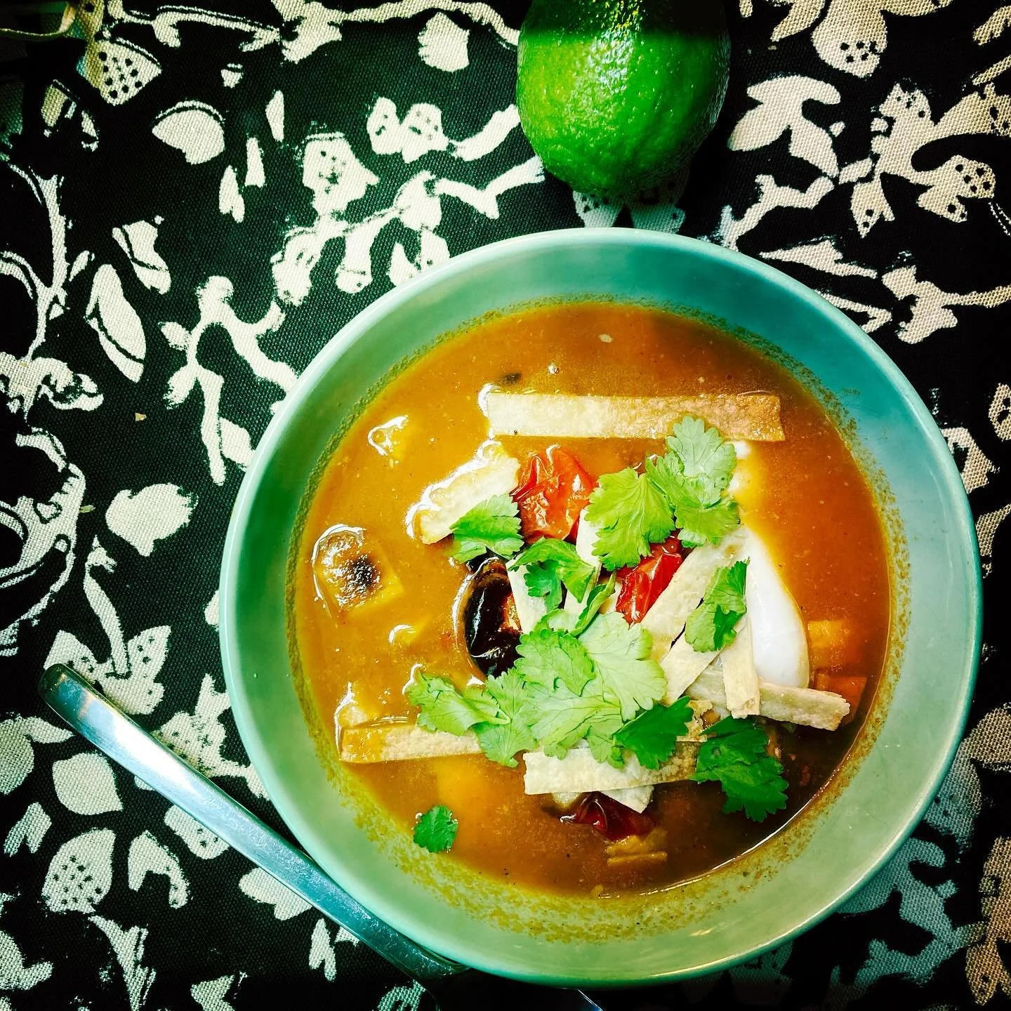 Vandaag o.m. Mexicaanse 🫘 bonensoep en een snel intergenerationeel zwemfeestje&hellip; 🌊 #lovelife #zwemmen #goodlife #greatfood #homemade