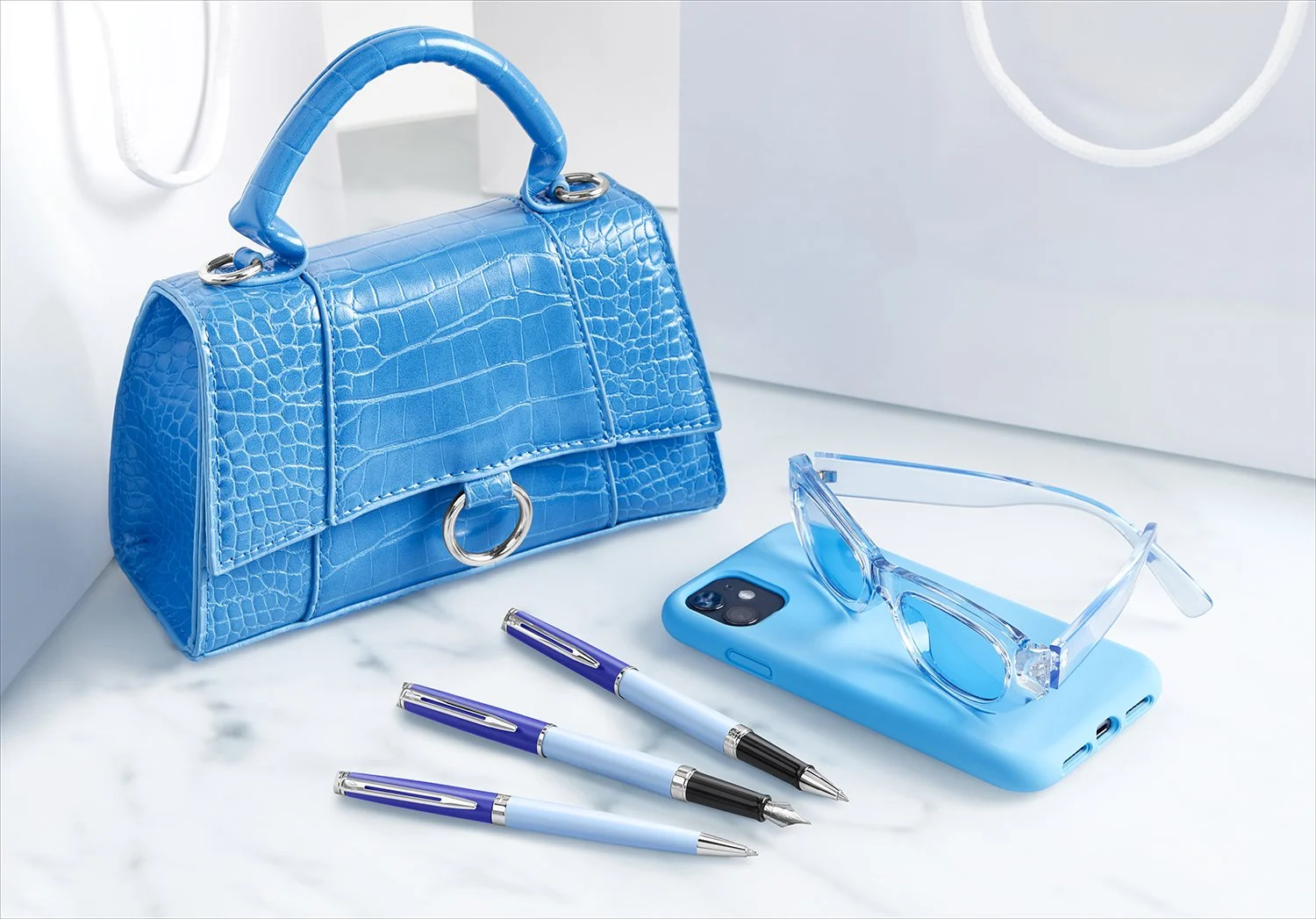 Shopping lifestyle shot