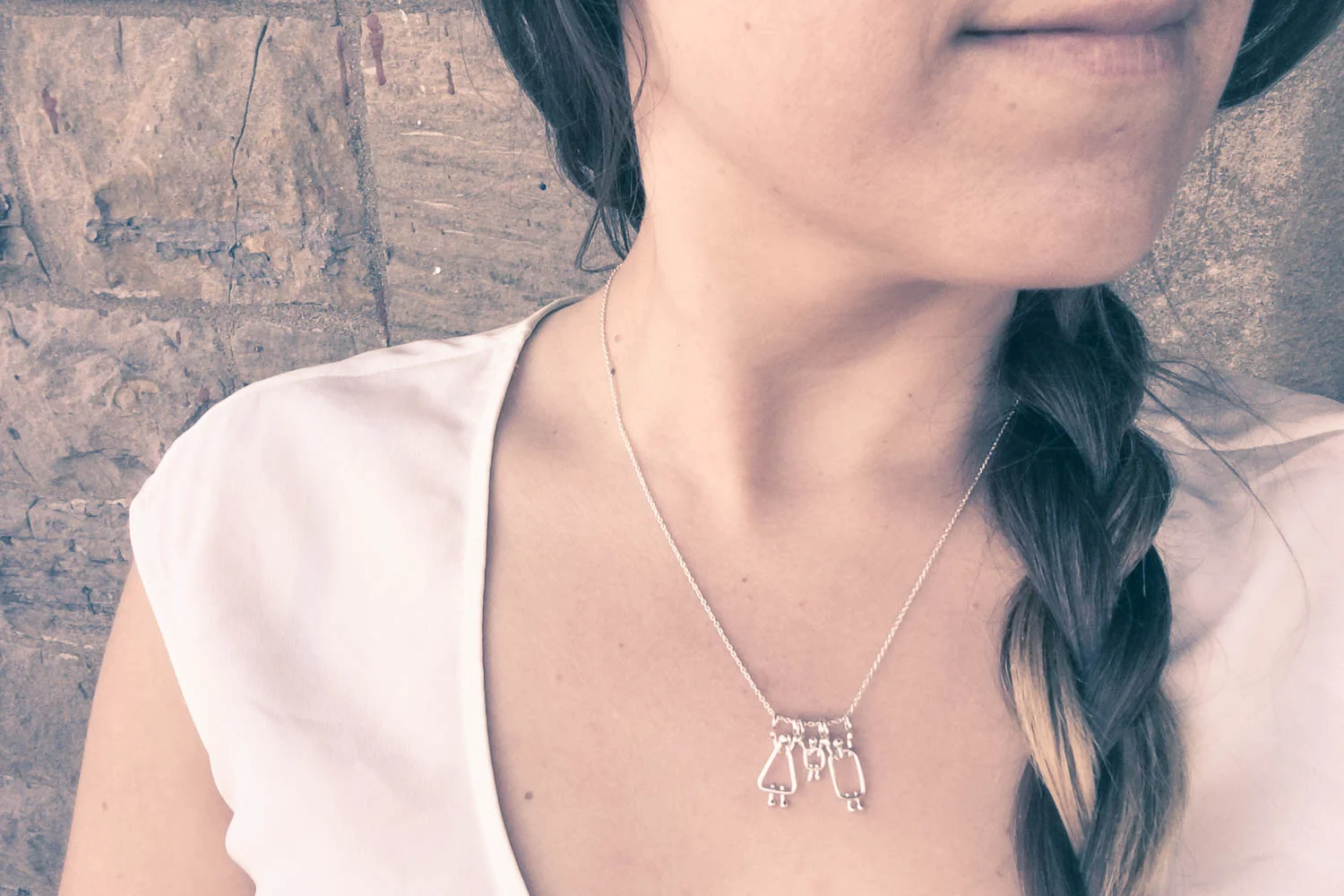 TM_COLLIER_3 pendentifs_maman + garçon + papa_02.jpg