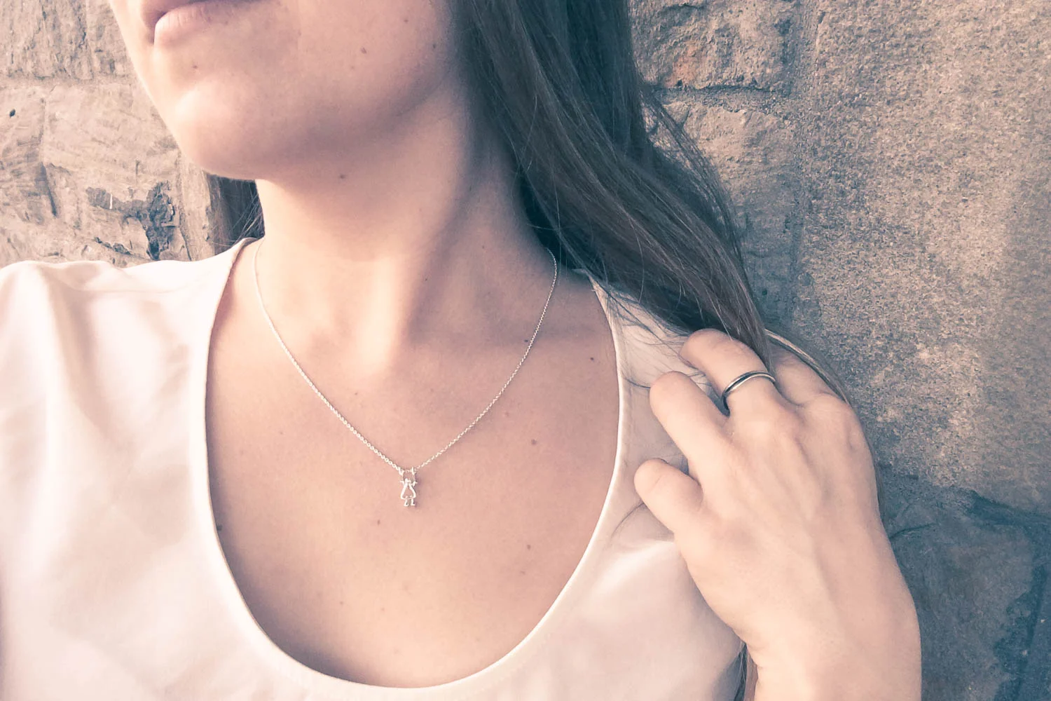 TM_COLLIER_1 pendentif_fille_02.jpg