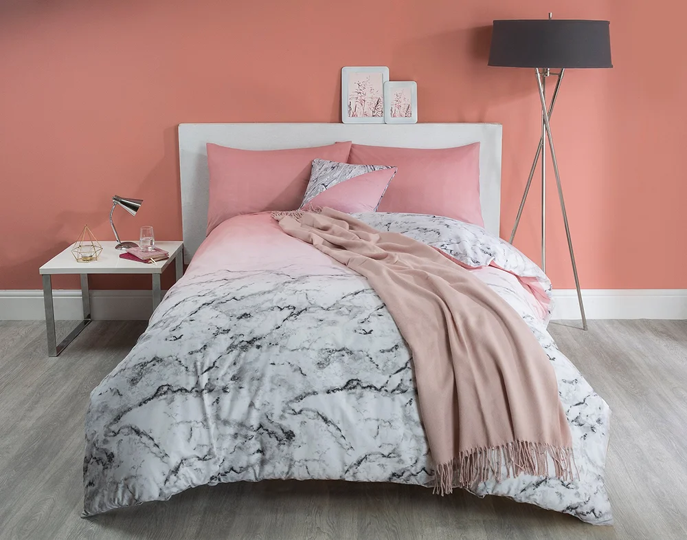 marble-pink-front-with-accessories-landscape.jpg