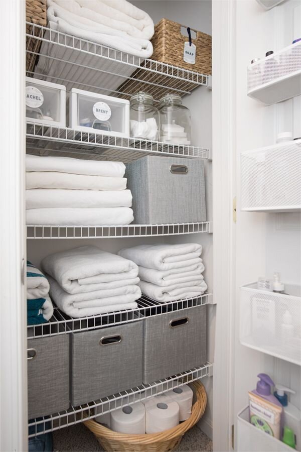 Linen Closet Organization Makeover.jpeg