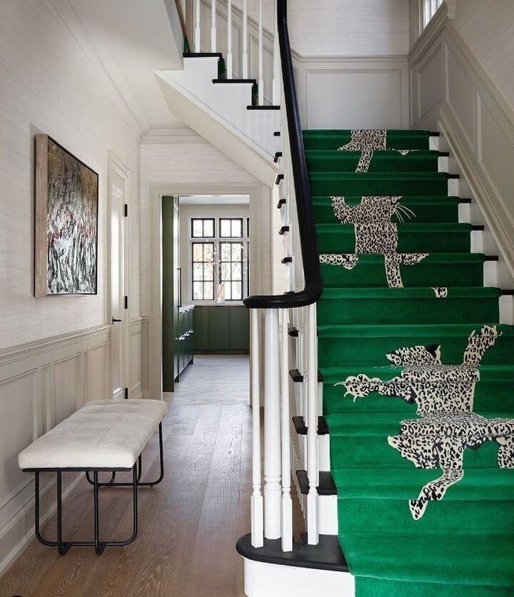 Who says your stair runner has to be plain? @1982design's puurr-fect carpet design is a fab statement piece in her hallway! 🐆

#homeinteriordesign #interiordesign #homeinterior #homedecor #interior #interiordesigner #interiors #home #homedesign #dec