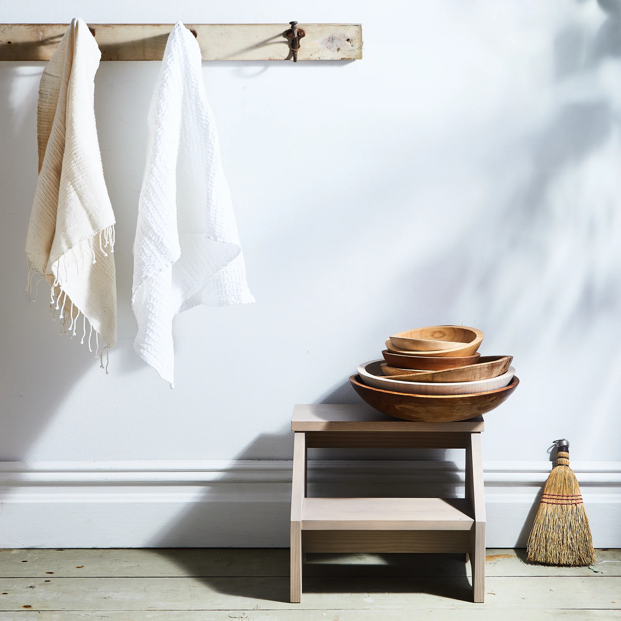 2018-0615_farmhouse-pottery_double-step-stool_1x1_Julia-Gartland_149.jpg