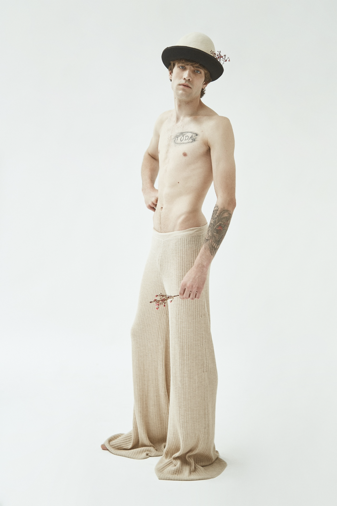 DESNUDO LAT