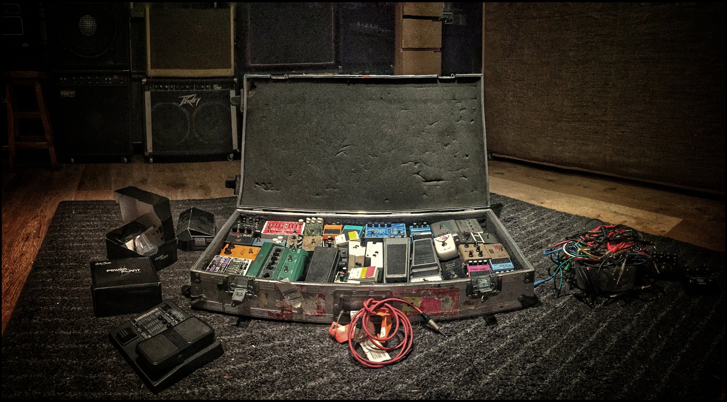 Schaller / Ibanez / MXR / DOD Boss / Line 6 / Marshall / ProCo / EHX / Dunlop / Moose / Akai / Kent / Strymon / Yamaha / Carl Martin