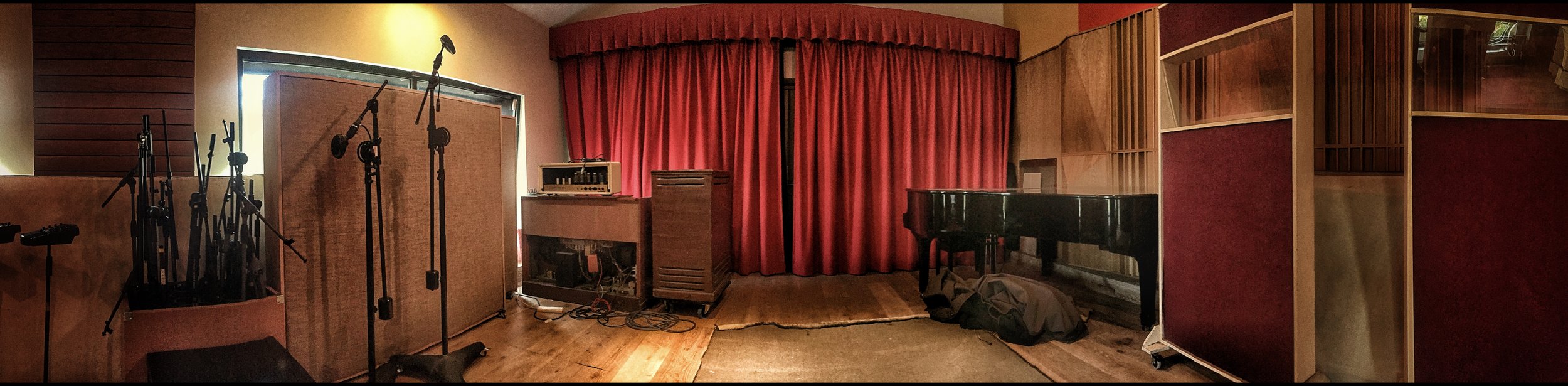 Live Room Back