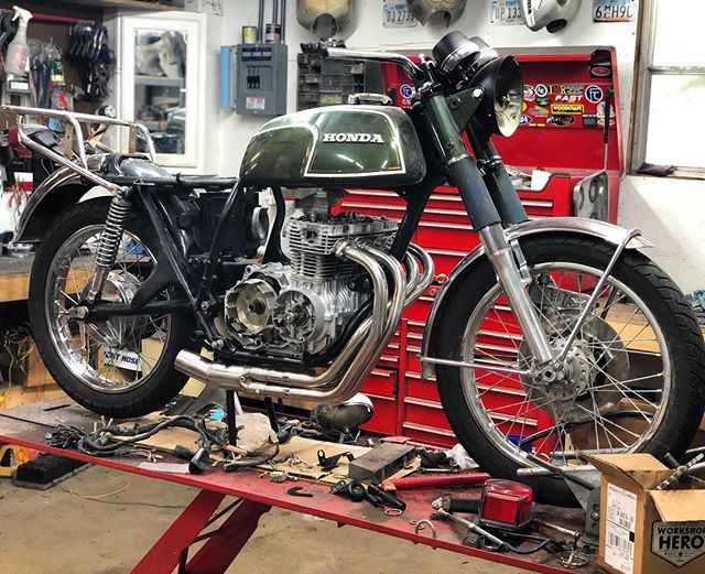 Delkevic head pipes and collector bolted up on the cb350f.