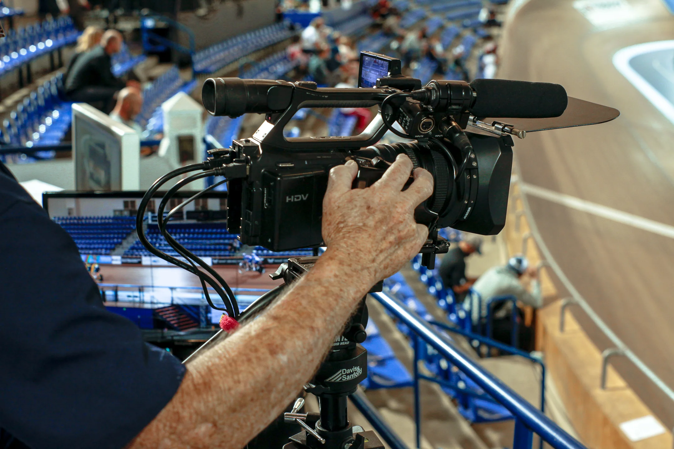 AEG1702-2.jpg