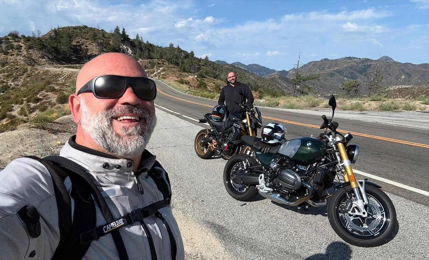 Two wheel day with my boy Mike visiting from NY. He wanted to ride the canyons so I borrowed a @bmwmotorrad R12NineT a very cool bike with a very nonsensical name. He rented a MT09 off whatever the motorcycle Turo thing is. We had five different weat