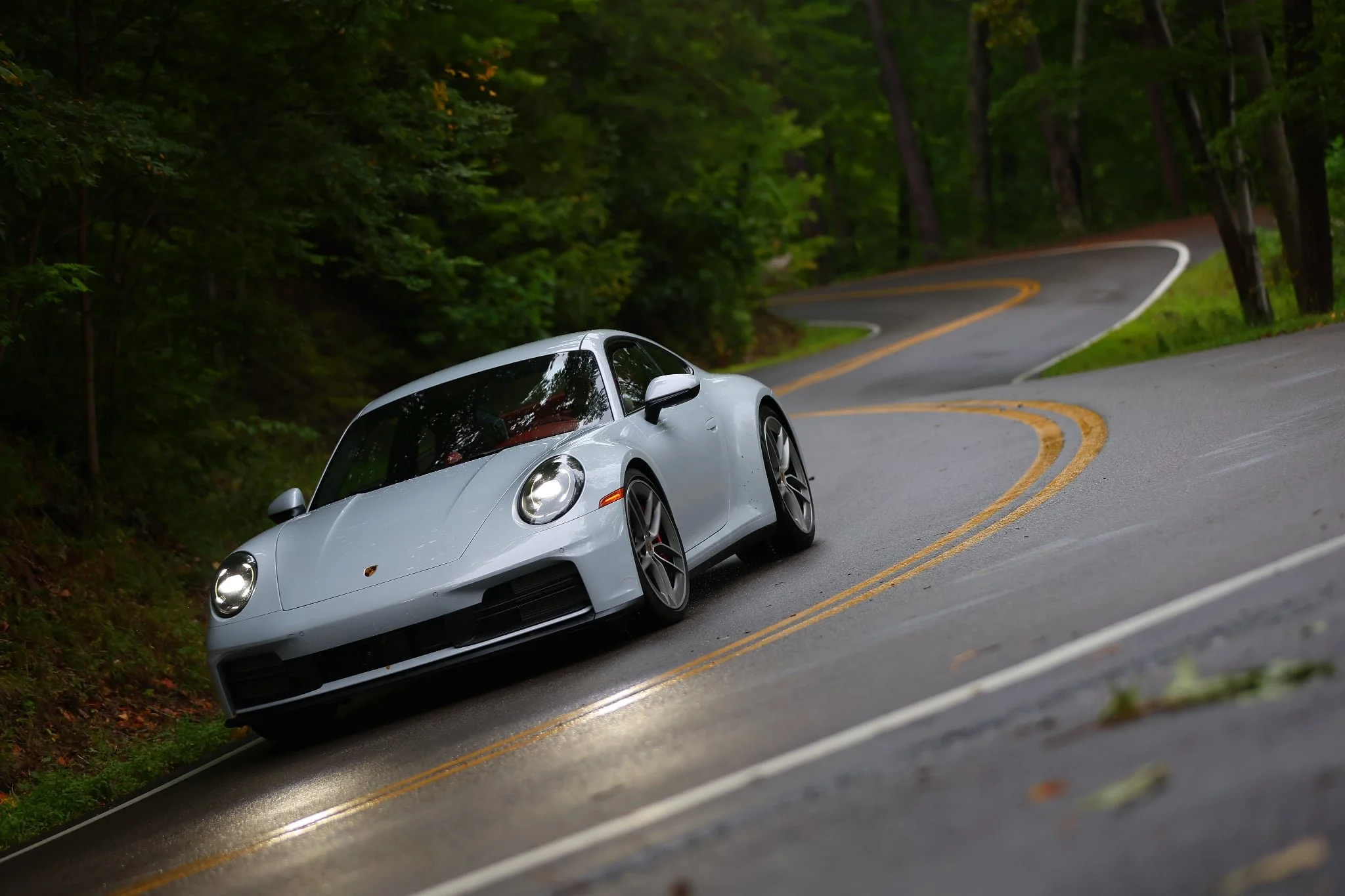 IG Review! 900 miles in a 992.2 Carrera S while Scouting @roadandtrack Blue Ridge Ramble!
THE GREAT: There is nothing that this car can’t do at an 8.5 / 10 or better. It looks great, it’s ergonomically perfect for a huge spread of drive