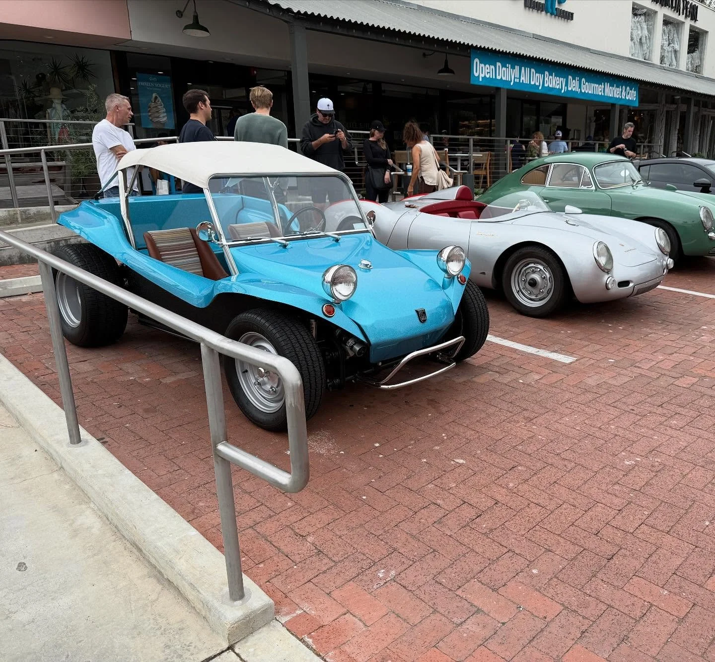 This week @vinnyrusso1 got himself a little Beck 550 for a steal out of a storage unit. Pretty neat little thing for like 1 percent of the cost of a real one. These two cars are both titled 1971 Beetles lol.