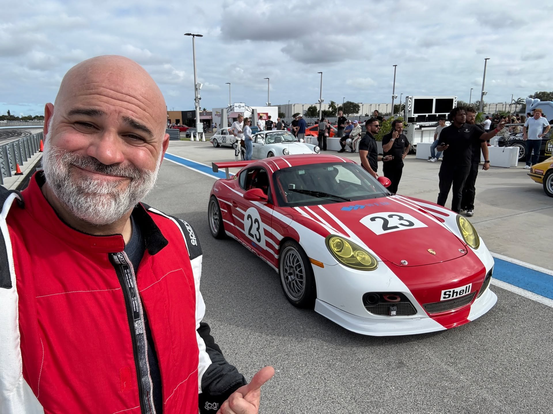 Other things I drove in Miami! Did a 30 minute vintage race in this 2008 Cayman Inter-Series Winner, finished P4 behind a triplet of very quick 993 Cups! And also this @rocsdesign paintless oldie giving off some real 70's racing vibes. More details o
