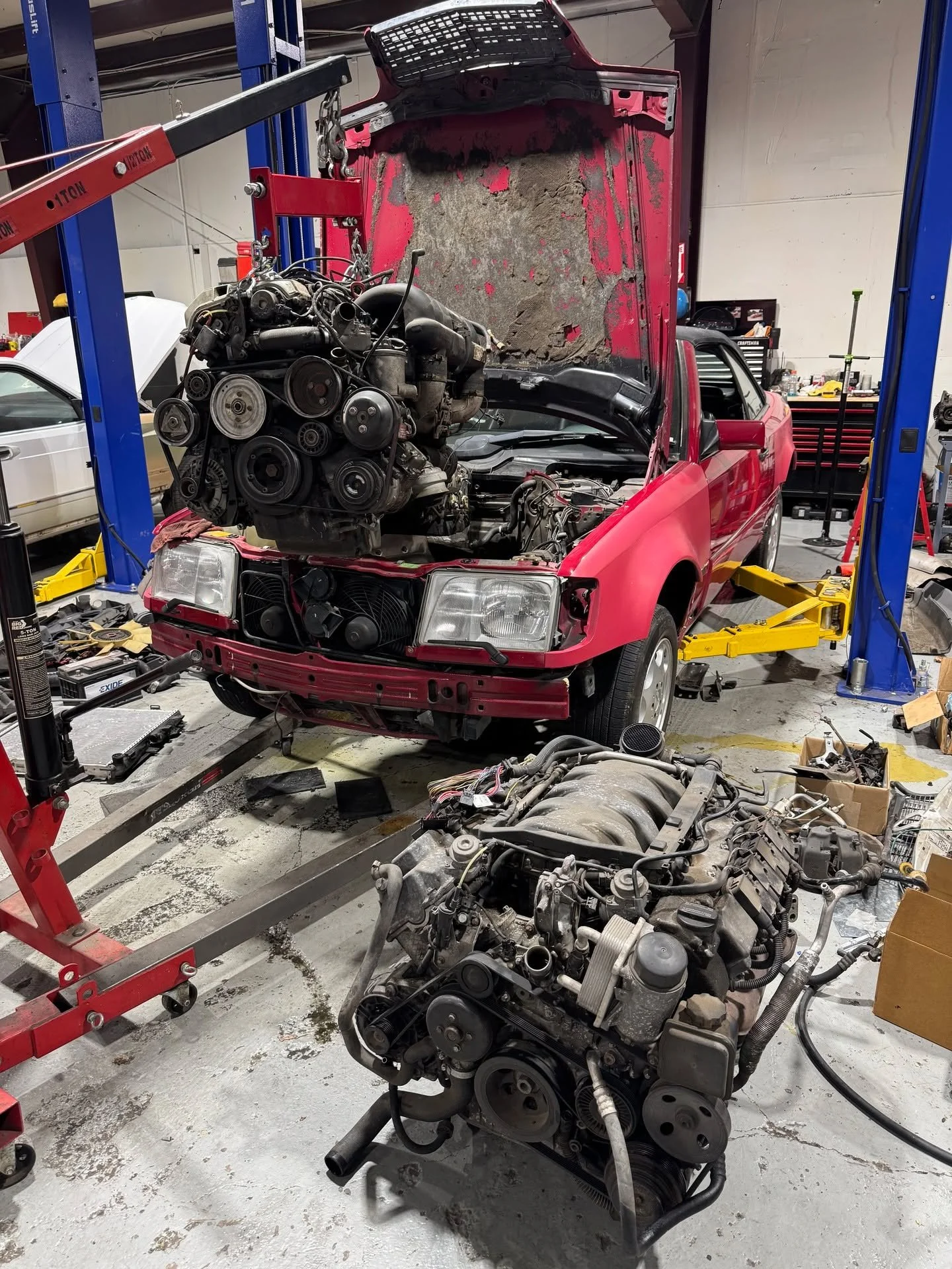 Well looky what we have here..... G'bye inline six, hello 5.4L V8! @kwiekclassics