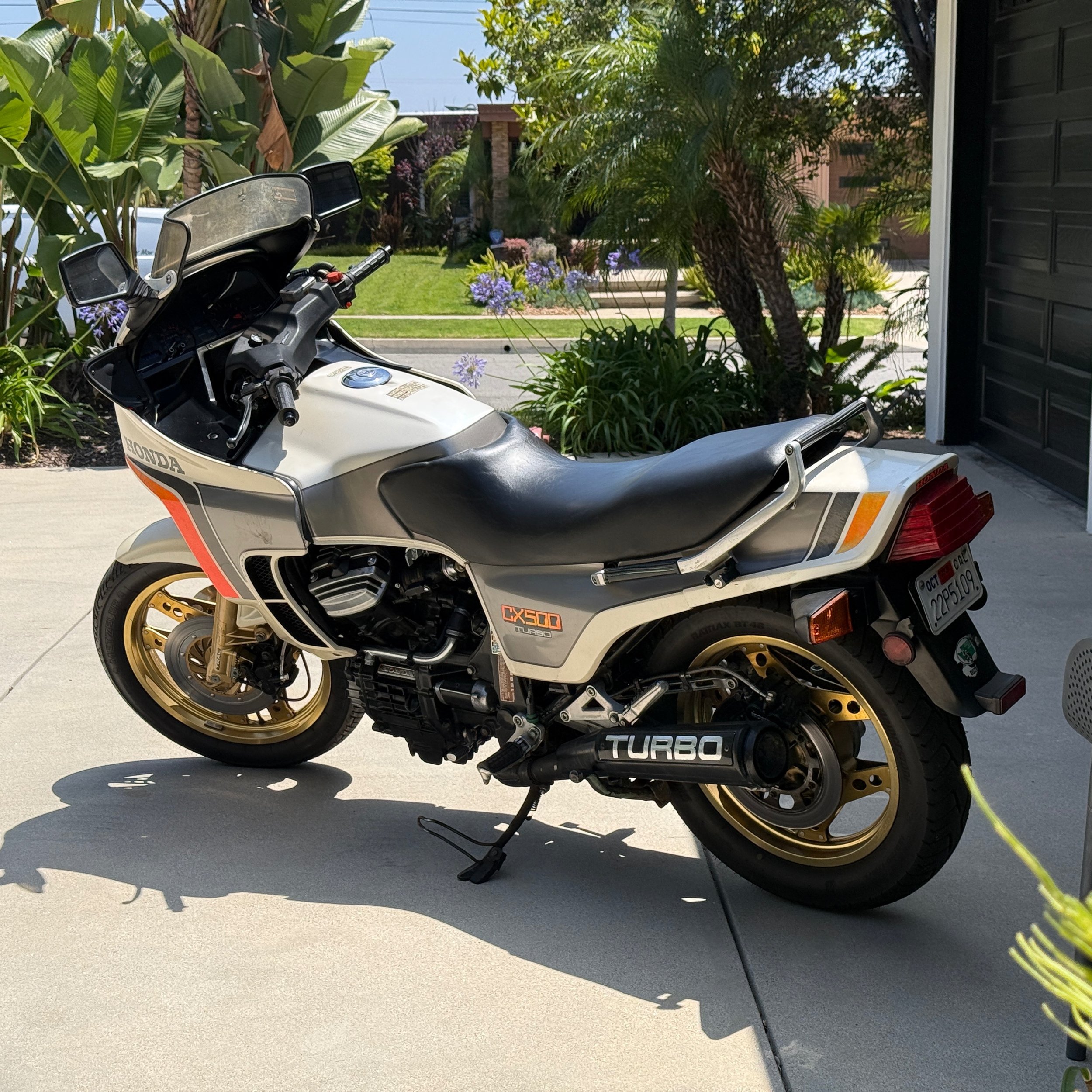 Thought I booked a press car this week, but booked it for JUNE 11th because I am smart. Taycan in for service, Manx in for service. Decided to daily the CX for a couple days and see what happens? It's sat in my lobby for six months and fired on the f