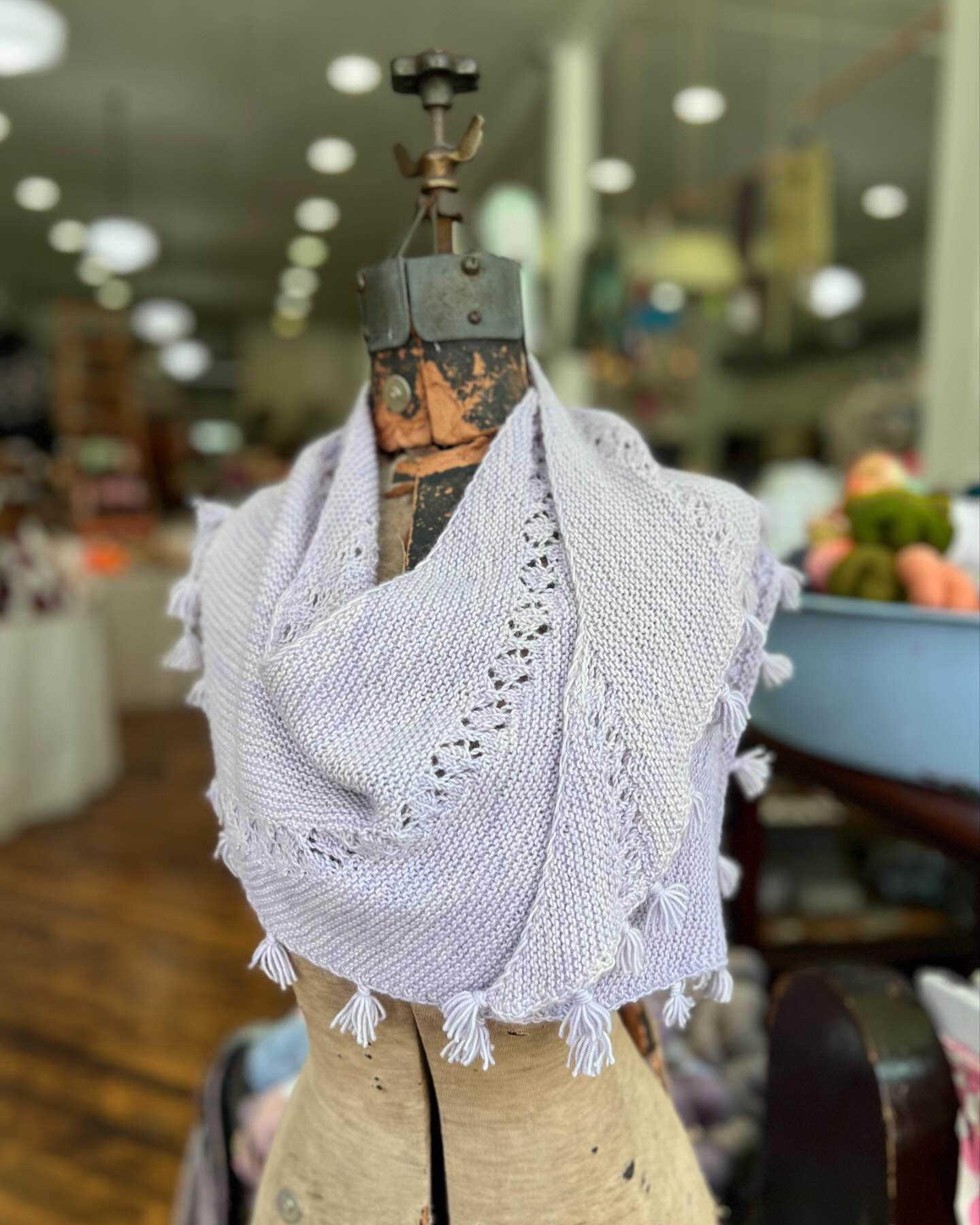 Alyssa knit our newest sample - the #amrenshawl by @jojilocat! It is a wonderful asymmetric light-as-a-feather shawlette, and the perfect one skein project!

Take a peek next time you are in!

Our shop hours:
Monday-Thursday: 9:30am-8pm
Friday-Saturd