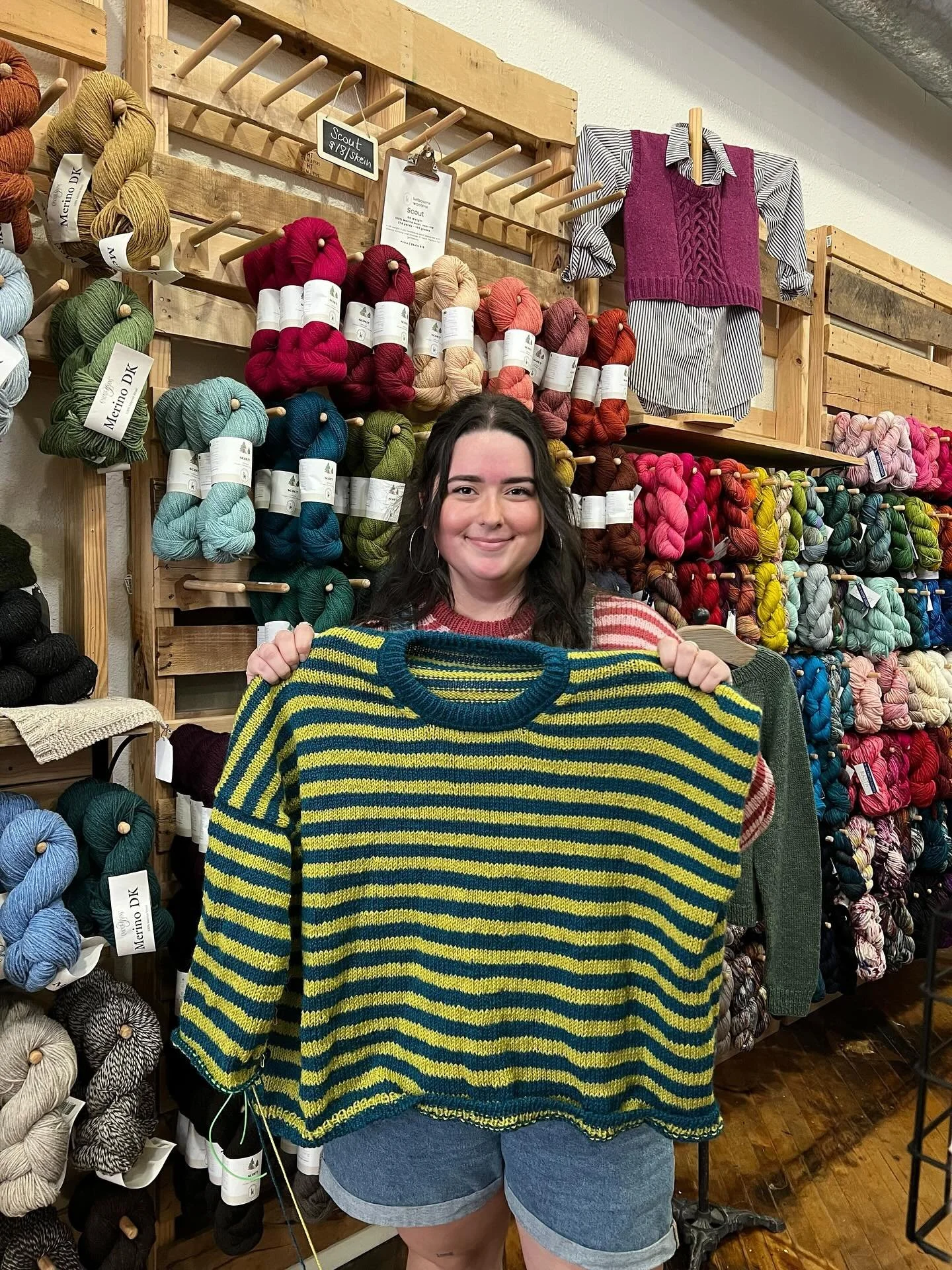 We love Grace's Olga Sweater color combo and had to share! She's using @kelbournewoolens Scout in Teal Heather and Chartreuse. Isn't it SO fun! 

Pattern: Olga Sweater by @petiteknit 
Yarn: Scout

#olgasweater #petiteknit #scoutyarn 

Our regular sho