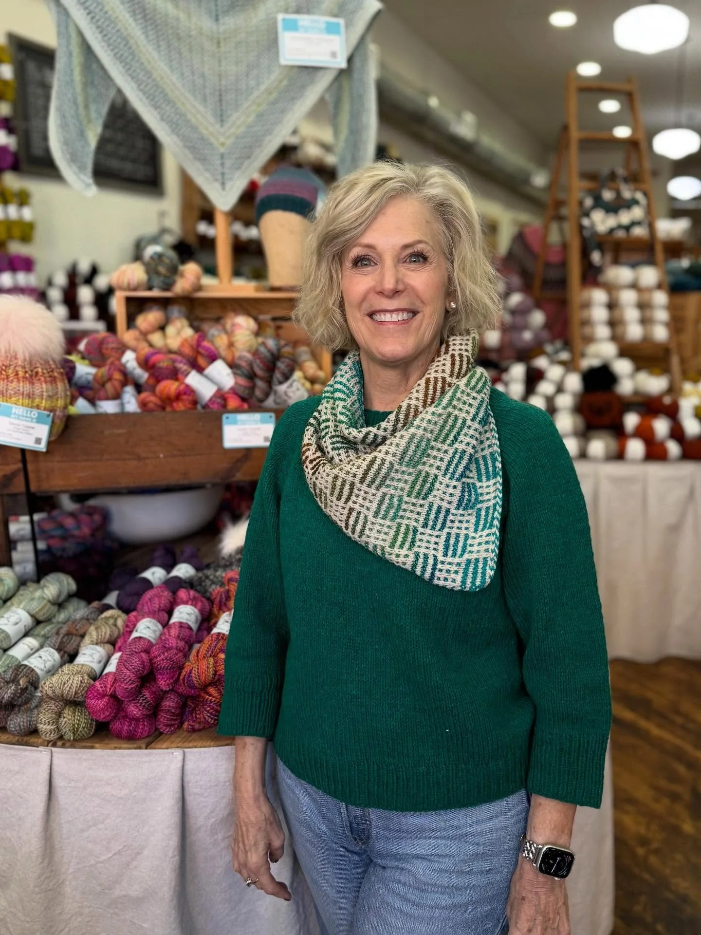 Melissa's Grid Gambit is a fun mosaic project from @samantha_guerin_design. It is knit flat and then seamed up fast with the mattress stitch. So quick to knit and it's a cozy colorful accessory. 

#spincycle #spincycledyedinthewool #rhinestonecowboy 