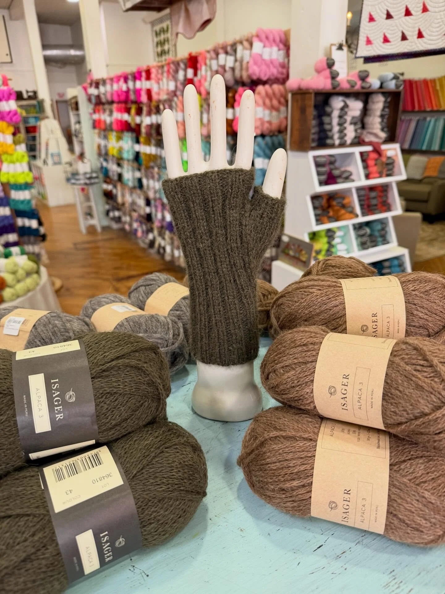 A cozy project to give to those friends that need extra warmth this season... the Waum Mitts by Tracy Hill! Ginger used the Isager Alpaca 3 for this project. One skein and a free pattern is a recipe for a great gift knit! (Note: the size large might 