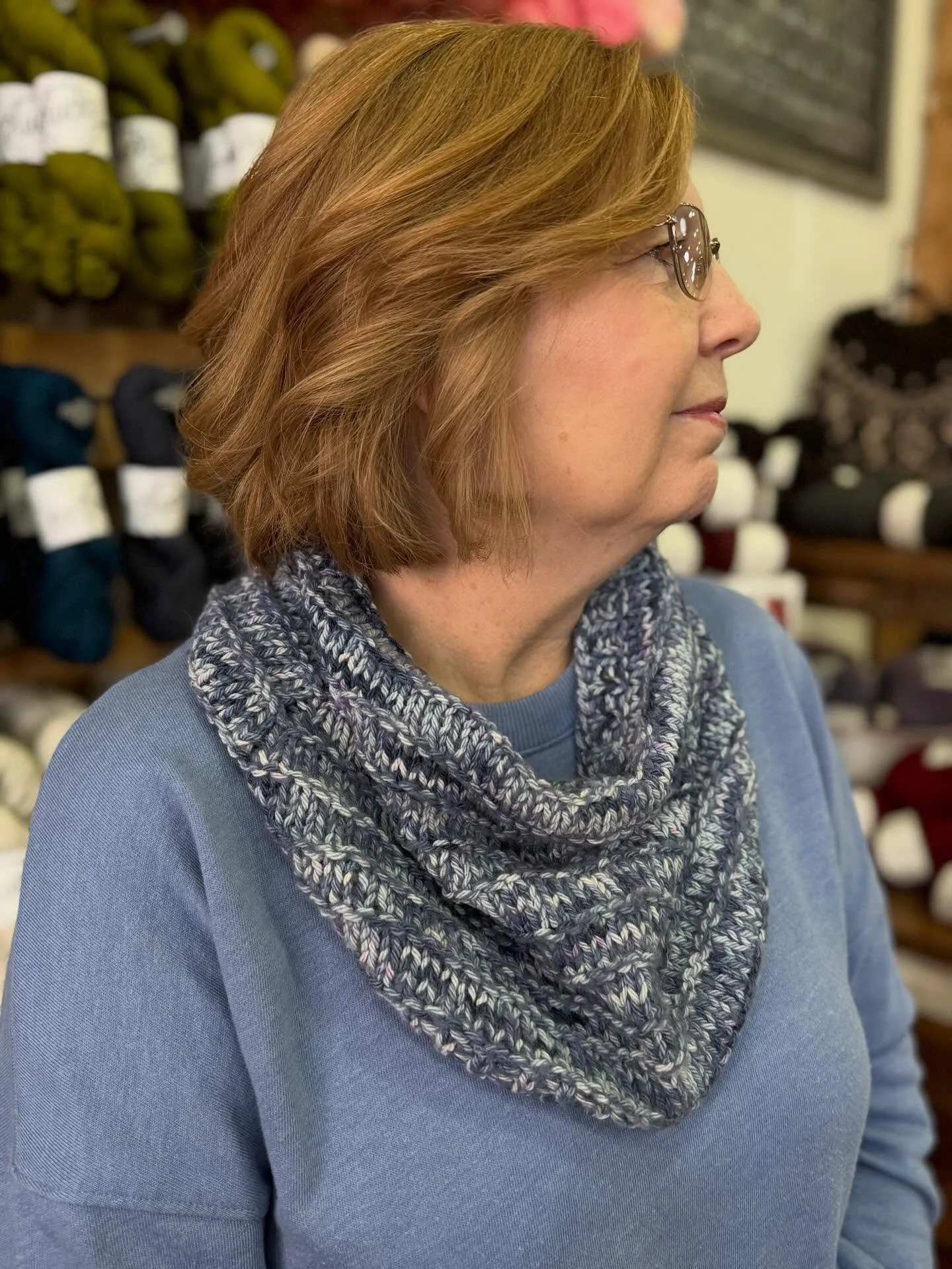 Sharing Kim's gorgeous finished object: the Prairie Point Cowl by @julieturjomandesign. She used Plucky Luxe Merino Worsted (discontinued color) plus Aura Lace. This is a quick knit -- and very giftable to the very knit worthy! 😂🧶🩷

#prairiepointc