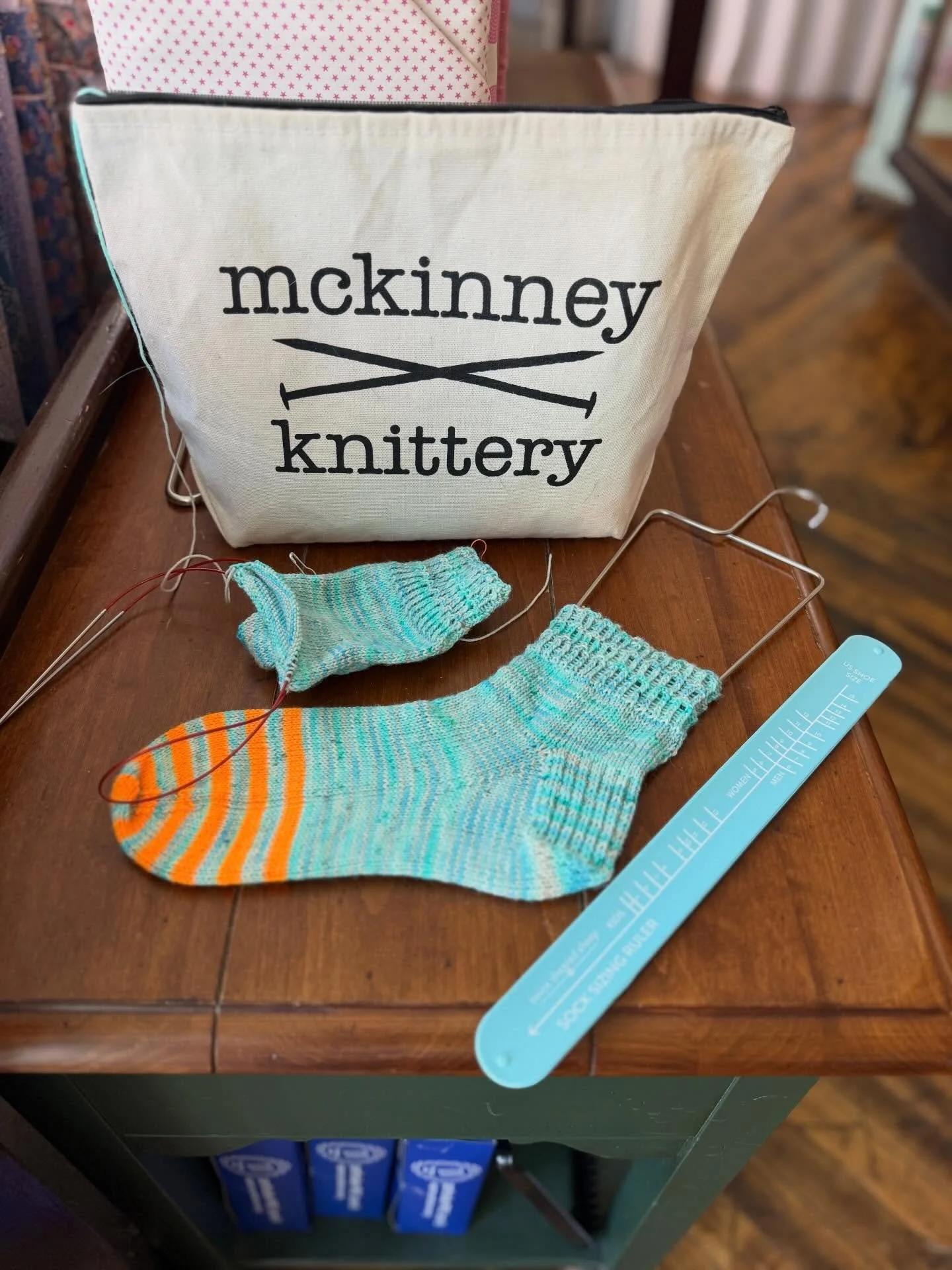 Thanks to Beth for letting us share her latest sock project ... this is March's pattern from @summer.lee.knits Cuff Club!! They are so cute... and no second sock syndrome going on here!!! 

#summerleecuffclub #summerlee #mckinneyknittery #localyarnsh