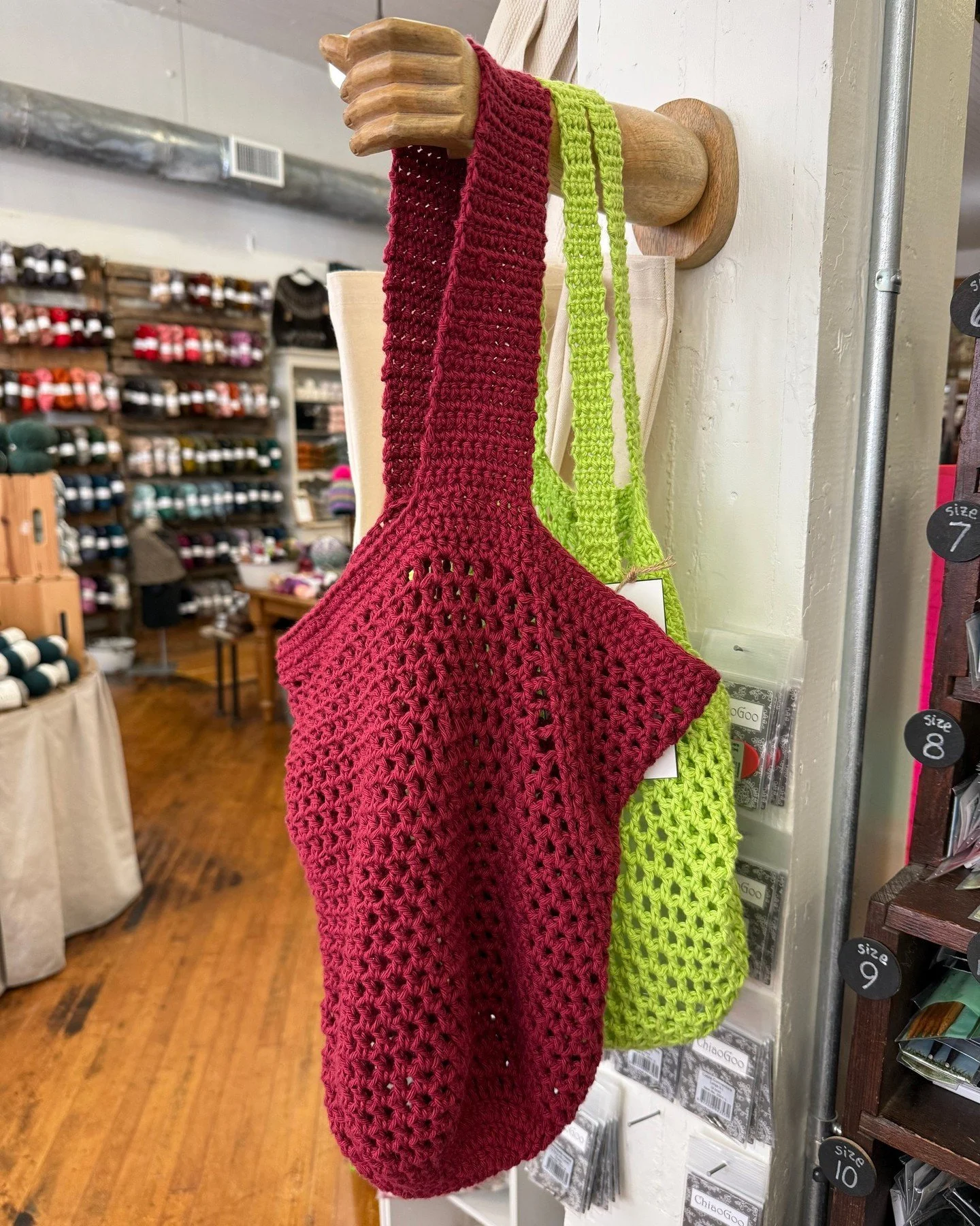 Need a great bag for your projects, groceries or your book and sunscreen!!? This Crochet Beach / Market Bag class with Jennifer and Kate includes two types of handles (see earlier post for the alternate handle style). 

Two session class: July 9 and 